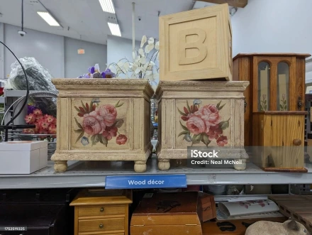 Economy Wooden Urn Box Also Show The Greatest Respect