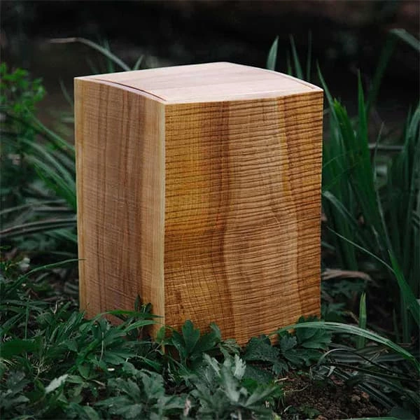 Funeral Cremation Wooden Urns with Different Texture