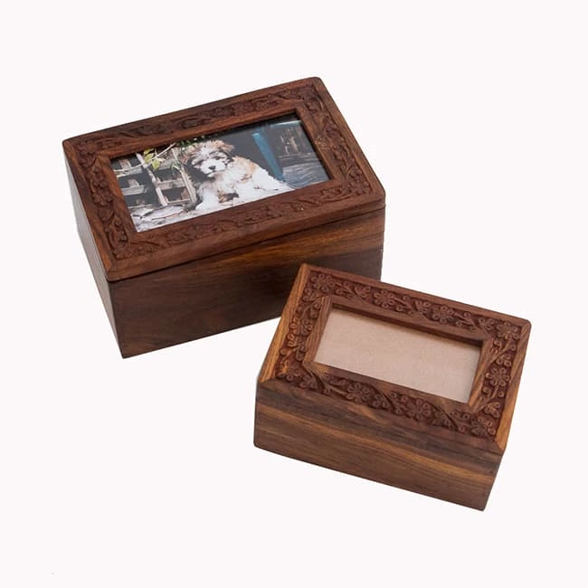 Wood Cremation Urn Use for Man and Woman Ashes