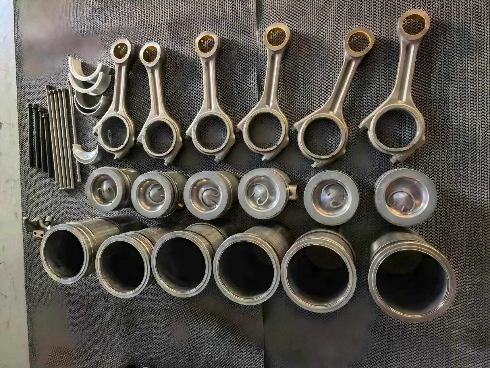 Piston