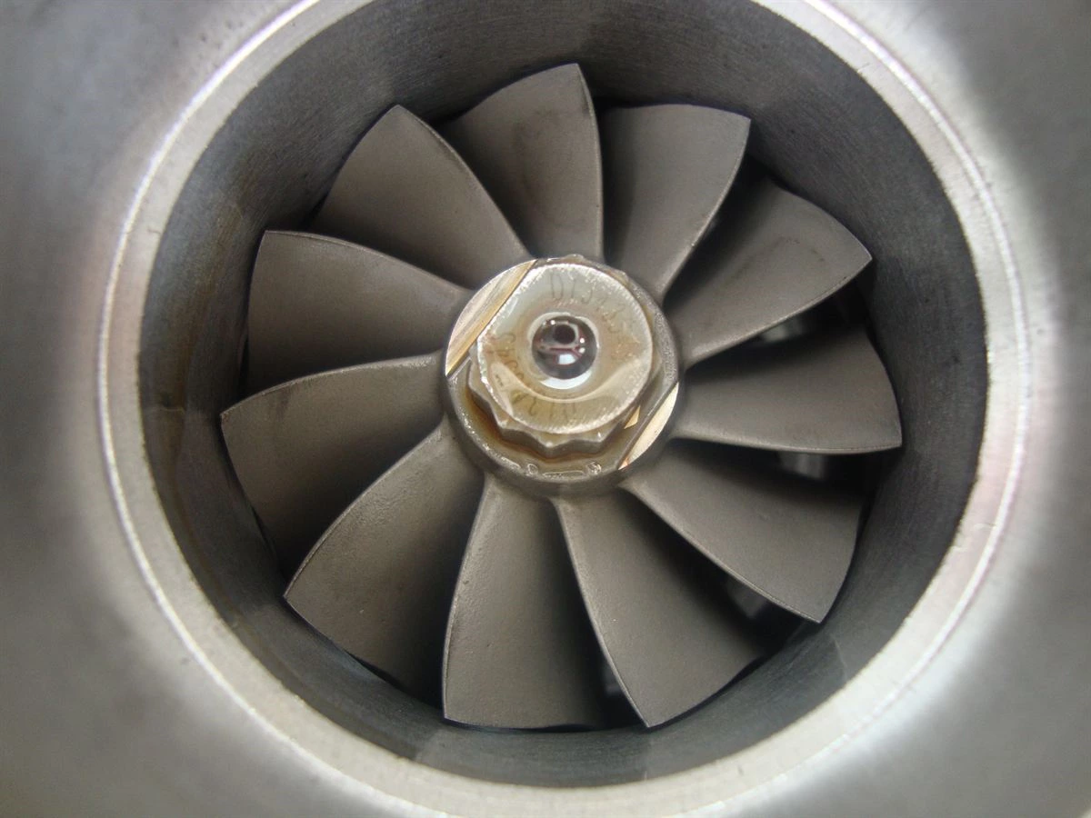 DCEC ISDe4 4 Cylinder HE221W Turbocharger