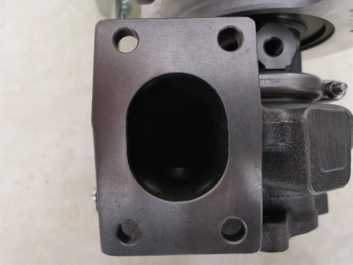 DCEC ISDe4 4 Cylinder HE221W Turbocharger